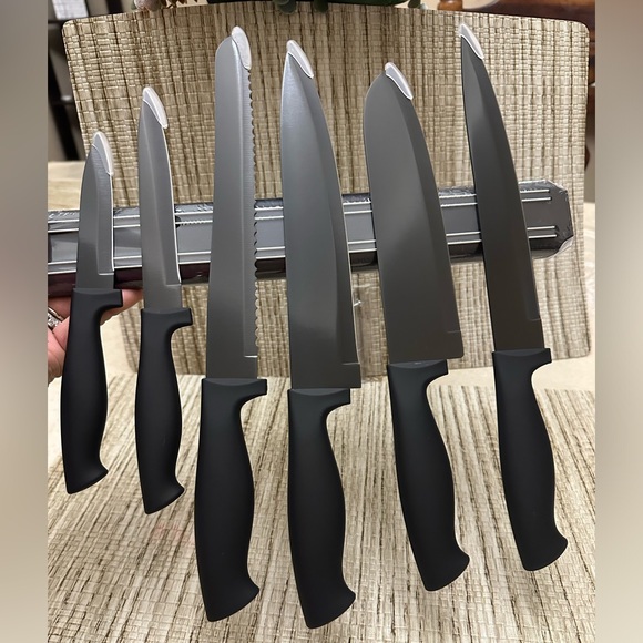 Magnetic Kitchen Knives Set - Picture 1 of 5